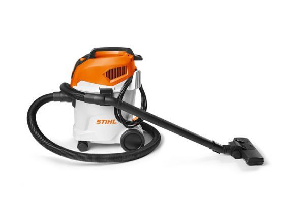 STIHL SE 33 Wet And Dry Vacuum Cleaner | Freeway Mowers & Machinery